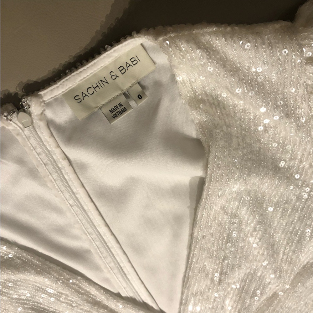 Sachin & Babi ivory sequined 3/4 sleeve top. - Picture 5 of 10